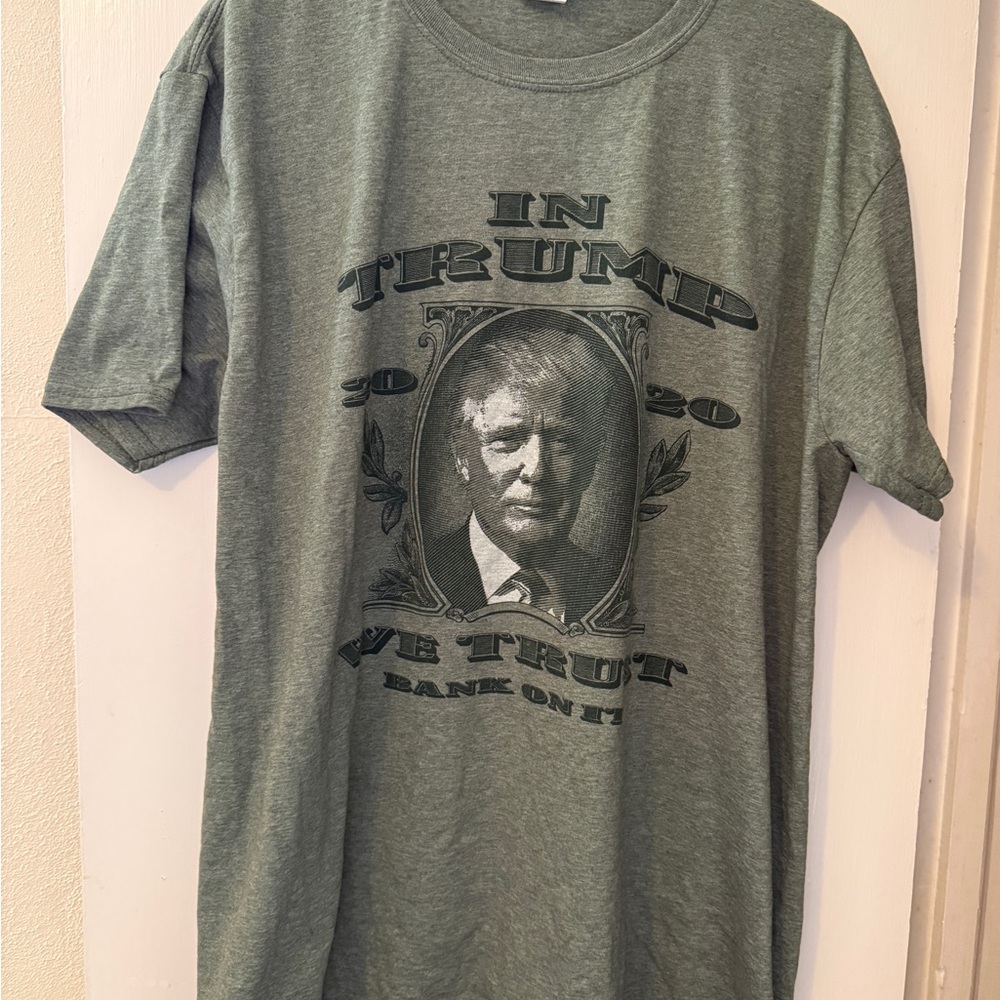 In Trump We Trust Green Men’s T-Shirt